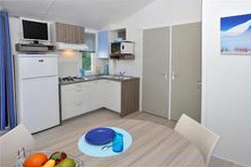 Camping Au Bord De L'Aisne Guignicourt Номер фото